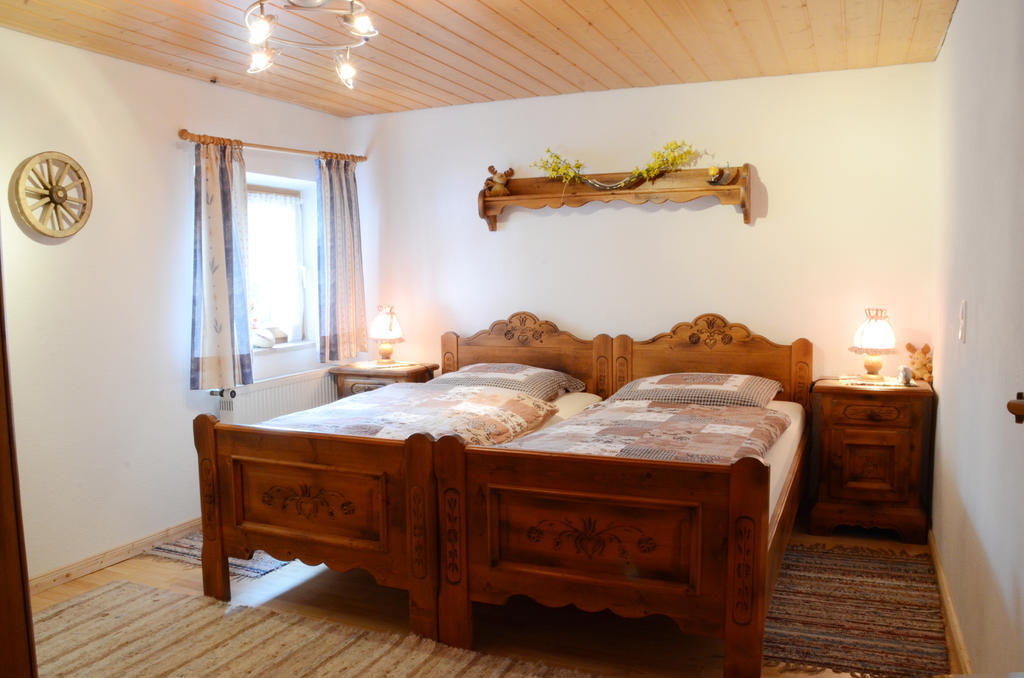 Suite Sinja Erlebnisferienwohnung Hausham Chambre photo